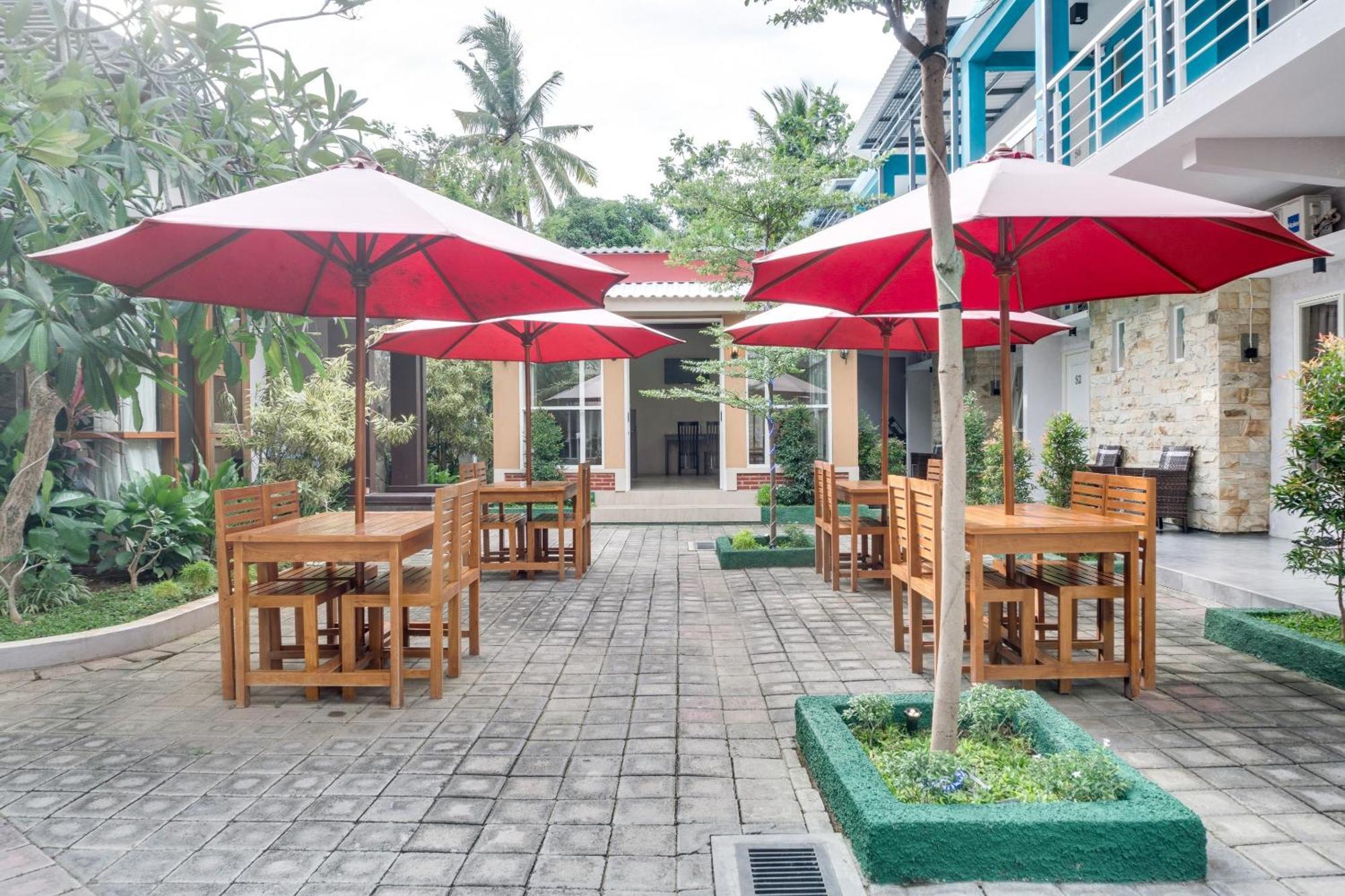 Super Oyo 1579 Kate'El Inn Banyuwangi  Exteriér fotografie