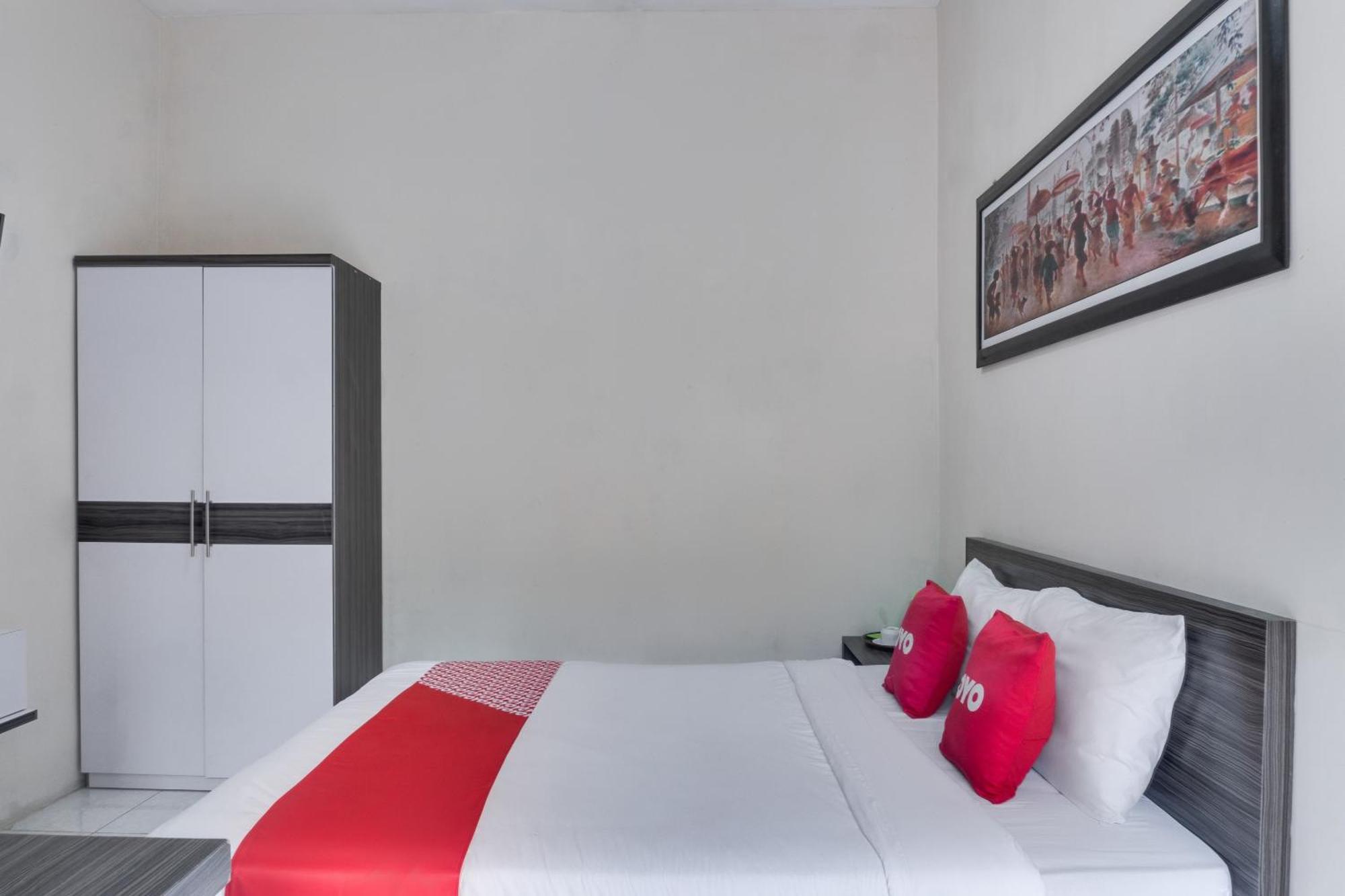 Super Oyo 1579 Kate'El Inn Banyuwangi  Exteriér fotografie