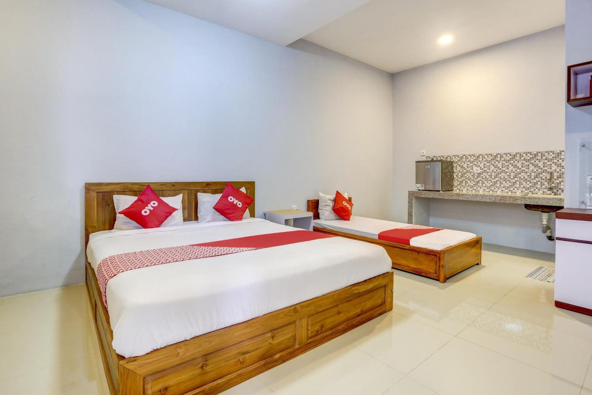 Super Oyo 1579 Kate'El Inn Banyuwangi  Exteriér fotografie