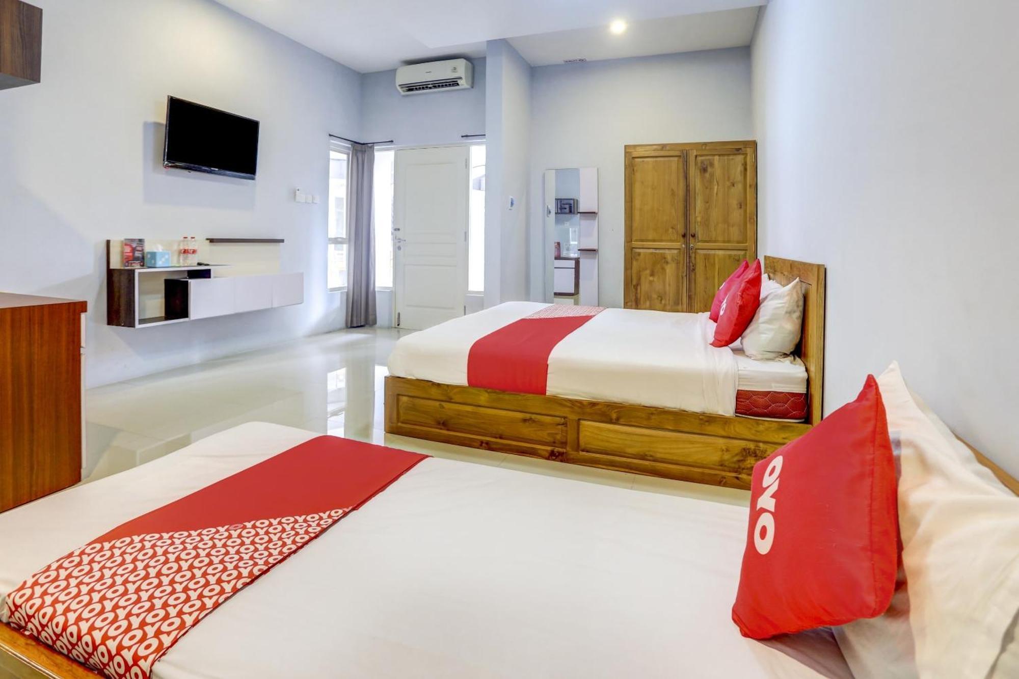 Super Oyo 1579 Kate'El Inn Banyuwangi  Exteriér fotografie